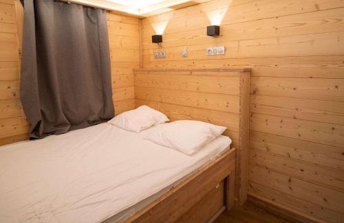 Val-Thorens Apartamento | Appartement moderne à Val Thorens - 4 pers - 1 chambre, 1 cabine, skis aux pieds, balcon - FR-1-637-30