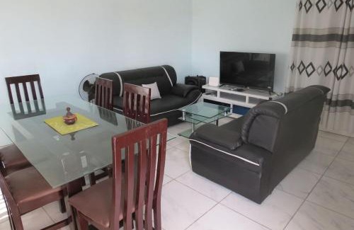 Lome Apartamento | Appartement moderne avec balcon