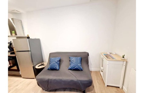 Chateauvert Casa | Appartement Moderne Neuf F2 Centre ville