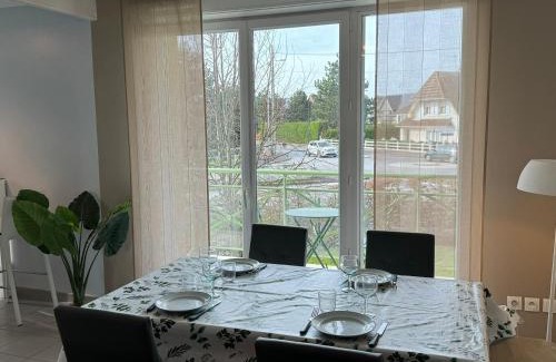 Cabourg Apartamento | Appartement Moderne près de la Plage et du Centre - 2 Chambres, Balcon, Parking, Animaux Acceptés - FR-1-487-363
