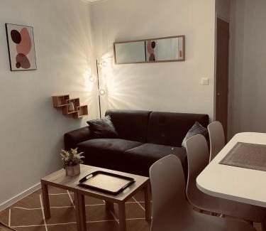 Saint-Florent Apartamento | Appartement moderne Wifi Fibre et Parking privé gratuit avec balcon et ascenseur