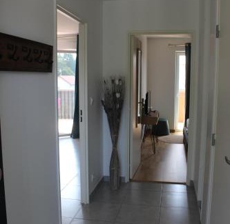 Saint-Jean-de Niost Apartamento | Appartement NEUF à St jean de Niost tout confort