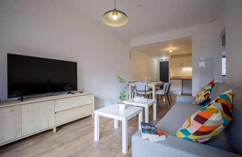 Peyragudes Apartamento | Appartement Neuf à Loudenvielle, 6 Pers, Proche Commerces et Ski, Terrasse Sud - FR-1-695-17