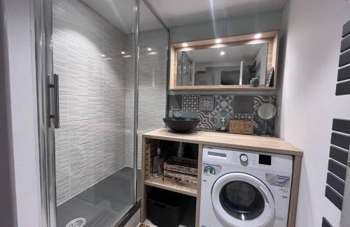 Cauterets Apartamento | Appartement neuf 6 pers, balcon, parking à Cauterets - FR-1-812-49