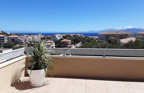 Santa-Reparata-di-Balagna Apartamento | Appartement Neuf de 84 m2 Avec Terrasse de 60 m2 vue mer