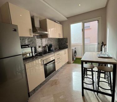 Oulad Khallouf Apartamento | Appartement neuf & moderne avec clim, piscine & balcon,Proche Jemaa el-Fna & Guéliz