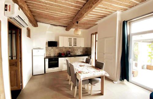 Les Arcs-sur-Argens Apartamento | Appartement provençal avec terrasse dans le Var