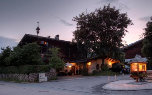 Uttendorf Casa | Appartement Pension Bäckenhäusl FERIENWOHNUNGEN Chalets Hütten Komfortzimmer