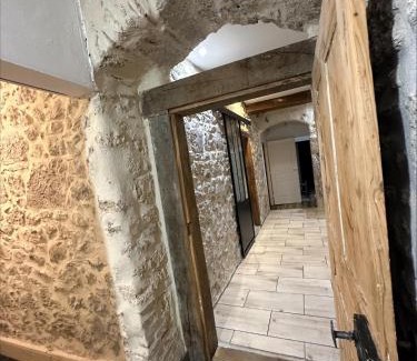 Groslee-Saint-Benoit Casa | Appartement privé avec piscine vue exceptionnelle sur l'eau