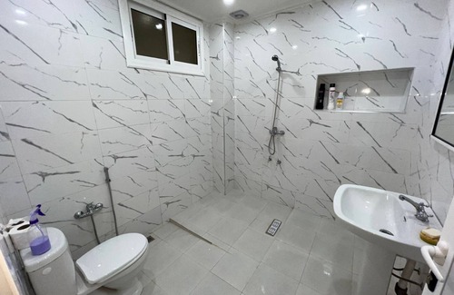 Oujda Apartamento | Appartement Propre et Équipé à Louer Avec un Grand Salon Marocain