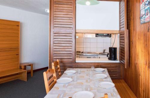Val-Thorens Apartamento | Appartement rénové à Val Thorens, 6 pers, style moderne montagne - FR-1-637-88