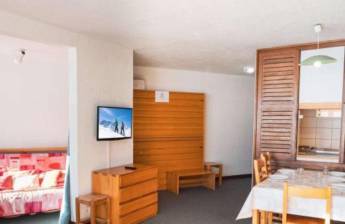 Val-Thorens Apartamento | Appartement rénové à Val Thorens, 6 pers, style moderne montagne - FR-1-637-88