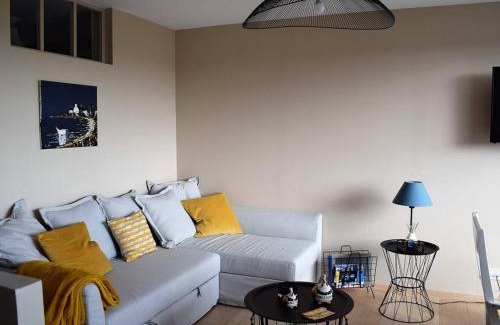 Tregastel Apartamento | Appartement rénové à Trégastel avec vue sur mer et parking - FR-1-368-117