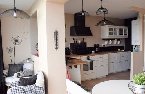 Tregastel Apartamento | Appartement rénové à Trégastel avec vue sur mer et parking - FR-1-368-117