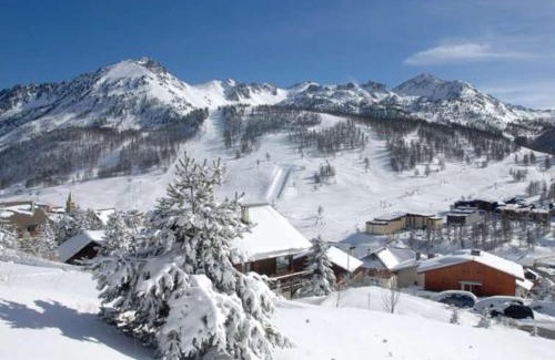 Montgenevre Apartamento | Appartement rénové 2 pièces + coin montagne - 6 pers - Centre village près des pistes - 2* - FR-1-445-119