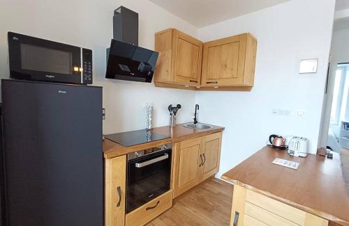 Trebeurden Apartamento | Appartement rénové au centre de Trébeurden, 400m de la plage, proche commerces - FR-1-368-407