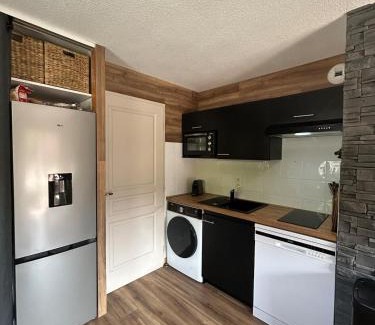 Flumet Apartamento | Appartement rénové au pied des pistes avec piscine, sauna, linge inclus et animaux acceptés