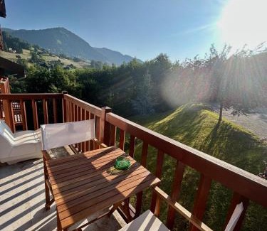 Flumet Apartamento | Appartement rénové au pied des pistes avec piscine, sauna, linge inclus et animaux acceptés