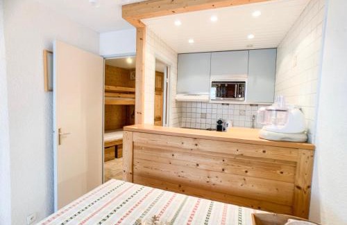 Val Claret Apartamento | Appartement Rénové, Confortable, Pieds des Pistes avec Balcon au Val Claret, Tignes - FR-1-502-269