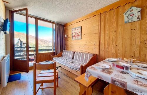 Les Menuires Apartamento | Appartement rénové, lumineux, skis aux pieds, balcon, 5 pers, proche télécabine - FR-1-344-938