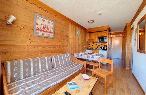 Les Menuires Apartamento | Appartement rénové, lumineux, skis aux pieds, balcon, 5 pers, proche télécabine - FR-1-344-938