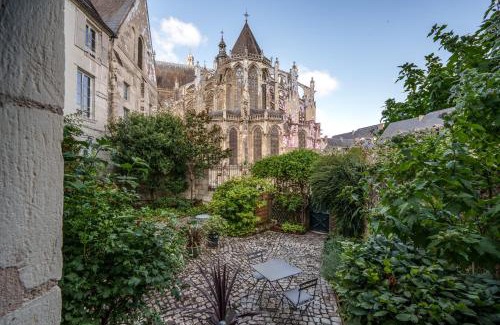 Cathedrale Apartamento | Appartement raffiné vue cathédrale, jardin, wifi