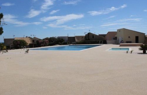 Saint-Pierre-la-Mer Apartamento | Appartement RDC 2 pièces+cabine, piscine, terrasse, parking privé - Saint Pierre La Mer - FR-1-229D-71