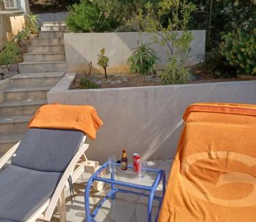 Cavalaire-sur-Mer Apartamento | APPARTEMENT REZ DE JARDIN DANS VILLA VUE MER