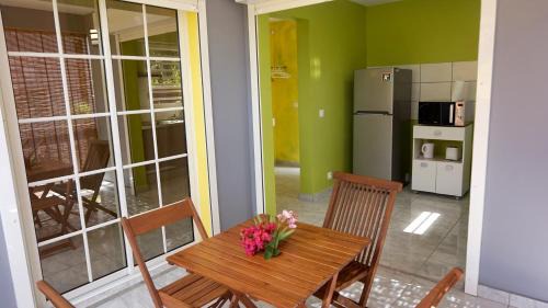 Cafeiere Apartamento | Appartement romantique à Deshaies - 46 m² - spa et piscine