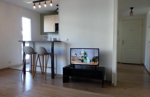 Saint-Maurice Pellevoisin Apartamento | Appartement Saint Maurice avec parking