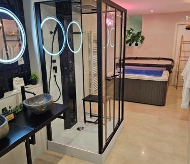 Clermont-l'Herault Apartamento | Appartement SPA - W&M Suite
