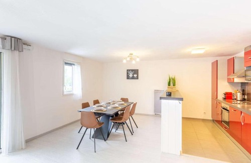 Saint-Lary-Soulan Apartamento | Appartement spacieux 8 pers, centre village, balcon, parking, proche télécabine & thermes - FR-1-296-475