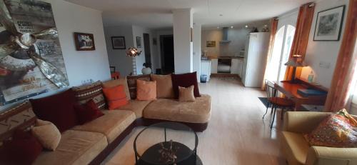 Pau Apartamento | Appartement & Spa - Panoramic Olivars