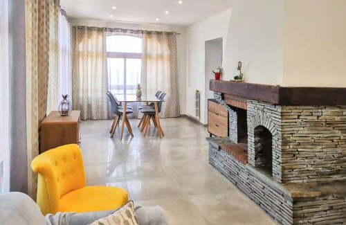 Bastia Apartamento | Appartement spacieux à Bastia avec vue mer et montagne.