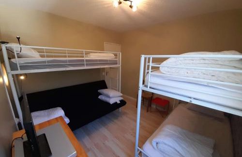 Eaux-Bonnes Apartamento | Appartement spacieux à Gourette, 8 pers, 2 ch, entrée station, bien équipé, casier à skis - FR-1-400-113