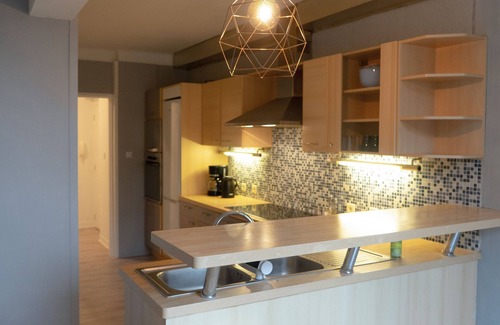 Charleroi Apartamento | Appartement Spacieux 3 Chambres Pour 6 Pers. à 2 pas du Centre + Parking