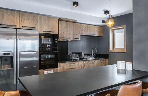 Val-d'Isere Apartamento | Appartement spacieux, cosy avec cheminée, proche pistes et école de ski, idéal pour familles - FR-1-567-12