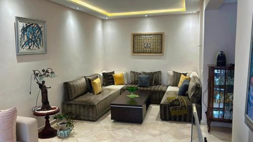 LA GIRONDE Apartamento | Appartement spacieux et jovial au centre de Casablanca