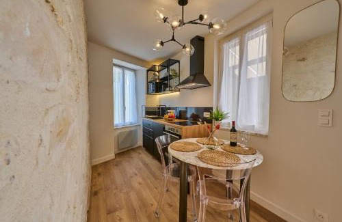 Veneux-les-Sablons Apartamento | Appartement standing à 7min de Fontainebleau centre, 3min de Moret-sur-Loing et 45min de Paris (1min à pied de la gare)