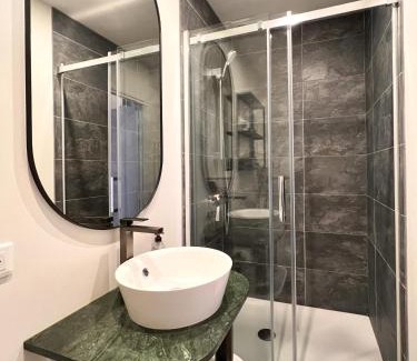Veneux-les-Sablons Apartamento | Appartement standing à 7min de Fontainebleau centre, 3min de Moret-sur-Loing et 45min de Paris (1min à pied de la gare)