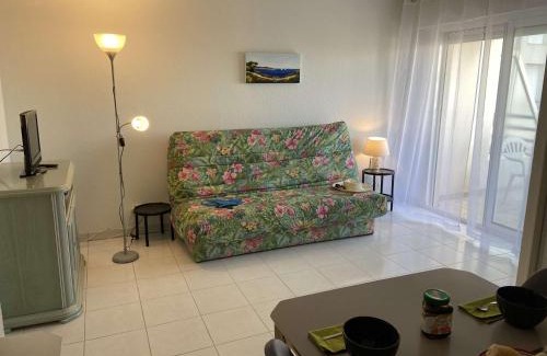 Frejus Plage Apartamento | Appartement Studio Cabine à Fréjus, Piscine, Plage à 500m, Clim, Parking, Terrasse, 4 Couchages - FR-1-226A-110