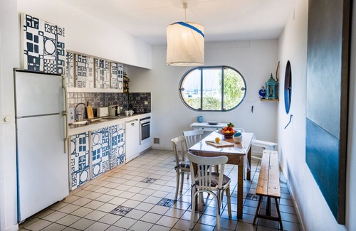 Porquerolles Apartamento | APPARTEMENT SUR LE PORT DE PORQUEROLLES