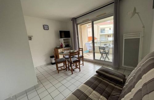 Saint-Jean-de-Monts Apartamento | Appartement T2 à St Jean de Monts avec balcon et parking privé - FR-1-324A-67