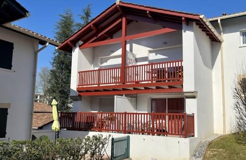 Cambo-les-Bains Apartamento | Appartement T1 Bis avec Terrasse et Piscine à Cambo-les-Bains, 1 Chambre, Parking Privé - FR-1-495-4