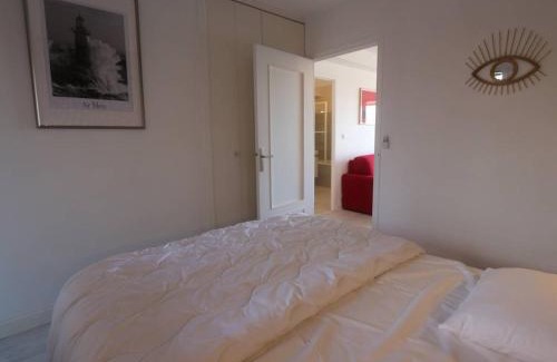 Benodet Apartamento | Appartement T2 à Bénodet, refait à neuf, balcon, plage à pied, parking, classé 2 étoiles - FR-1-481-64