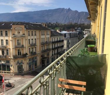 Aix-les-Bains City Center Apartamento | Appartement T2 52 m2 l'Ambassadeur centre-ville 1 chambre balcon