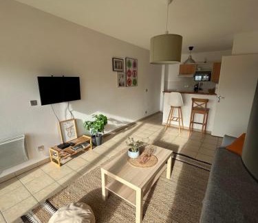 Blaye Apartamento | Appartement T2 avec balcon, lumineux, au calme.