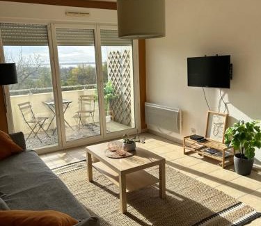 Blaye Apartamento | Appartement T2 avec balcon, lumineux, au calme.