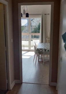 Bagneres-de-Luchon Apartamento | Appartement T2 avec terrasse Luchon