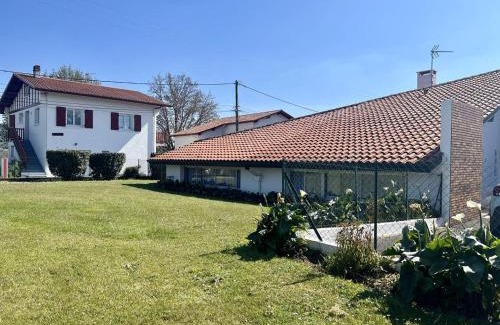 Cambo-les-Bains Apartamento | Appartement T2 Bis avec jardin privé et tout confort à Cambo-les-Bains - FR-1-495-21